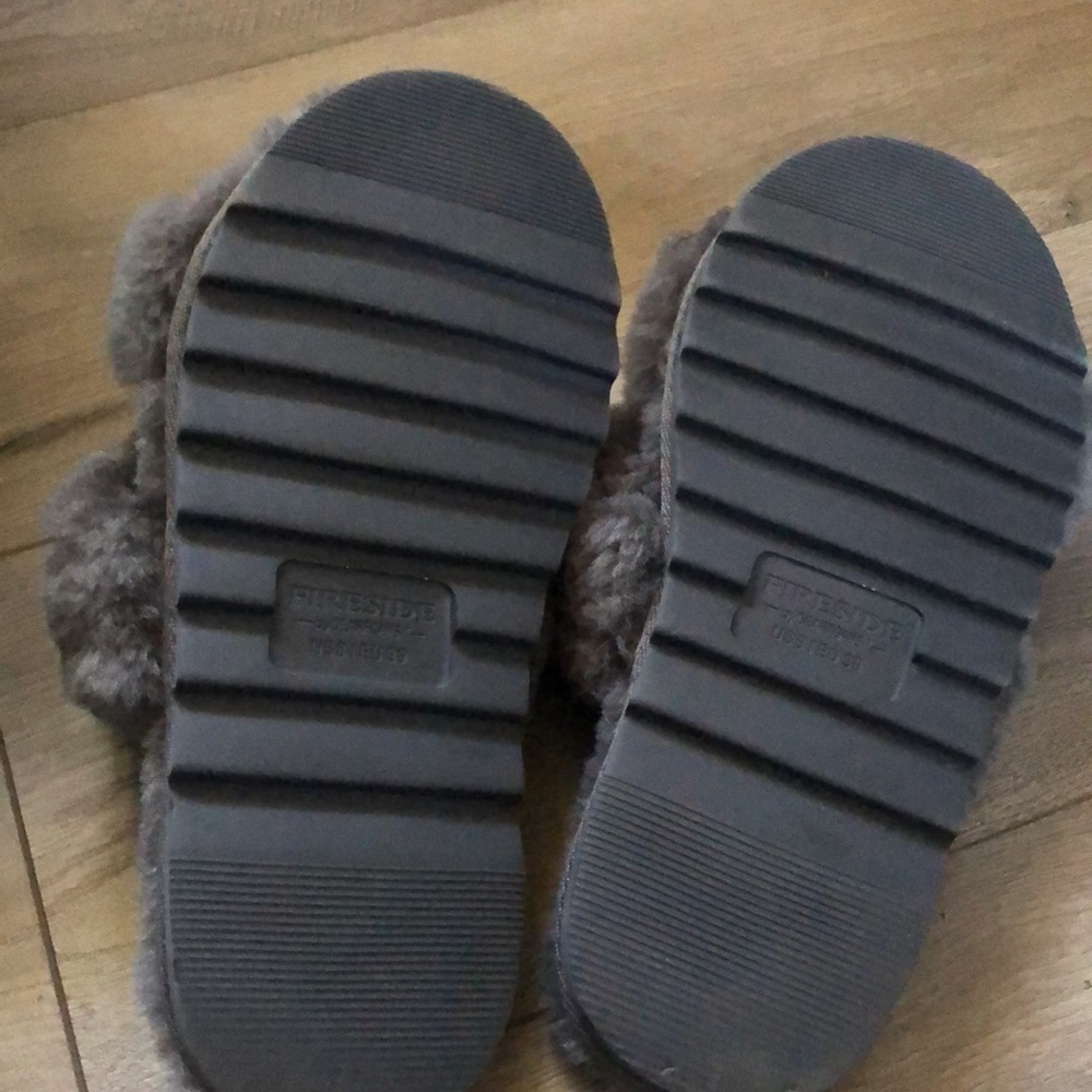 Slippers - Picture 2 of 2